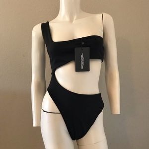 asymmetrical one shoulder swimsuit